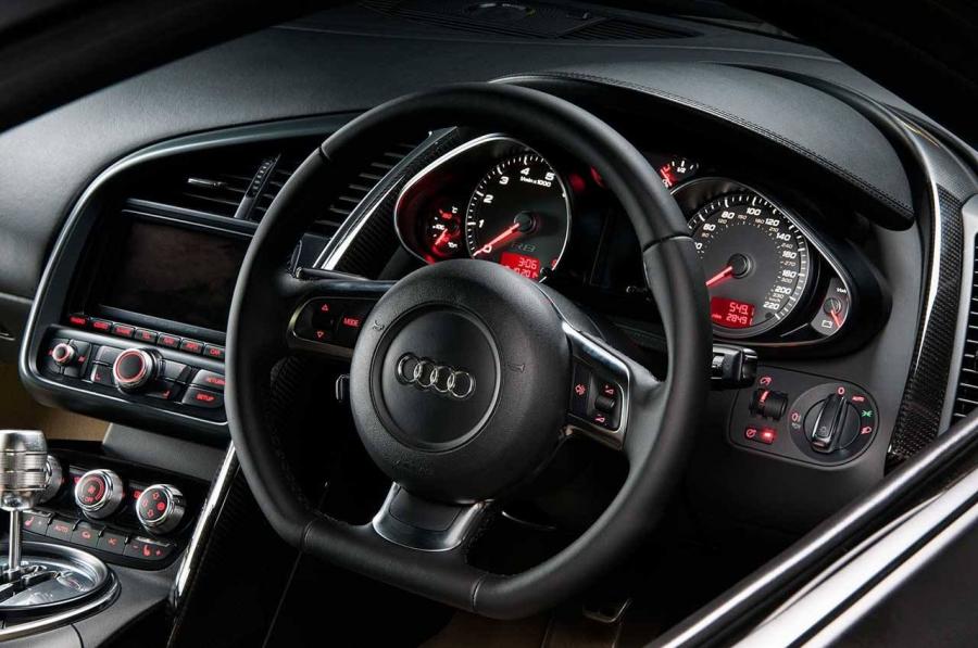 Панель приборов Audi R8 V10 by Vilner 2014 года  (фото 9 из 9)